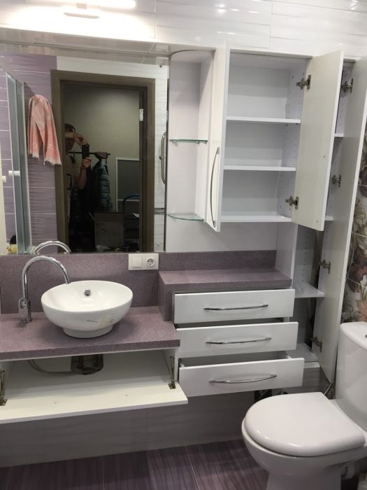 Изготовление ванных комнат на заказ. Мебель в ванную комнату по индивидуальным размерам. Мебель для ванной комнаты маленьких размеров. Мебель ванную комнату в 2023 году. Шкаф в ванную комнату по индивидуальным размерам.